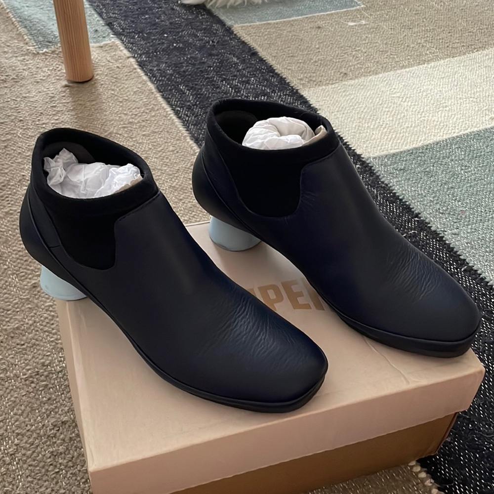 Camper alright angle boots with like blue round heel